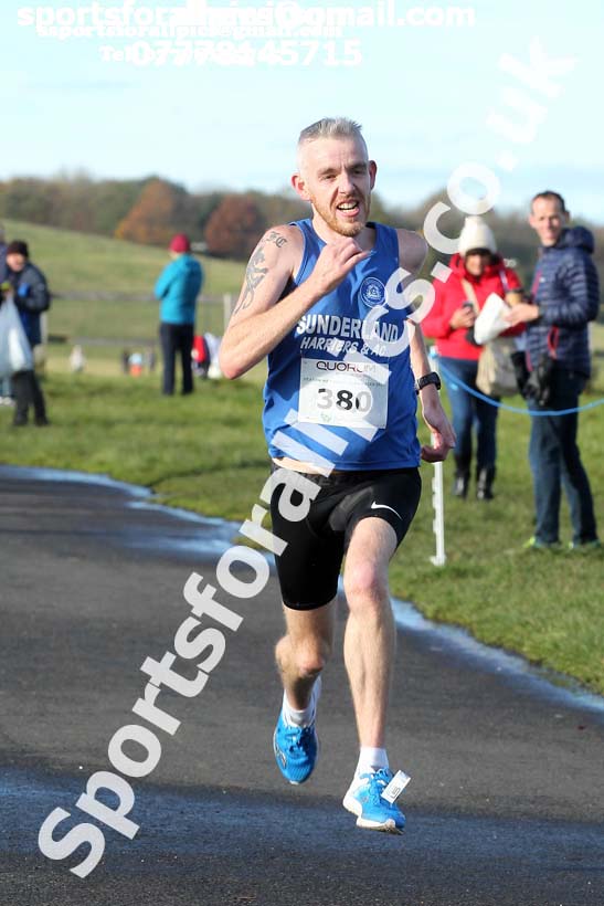 Senior men and women, Heaton Memorial 10k Road Race, Town Moor, Newcastle.  Photo: David T. Hewitson/Sports for All Pics